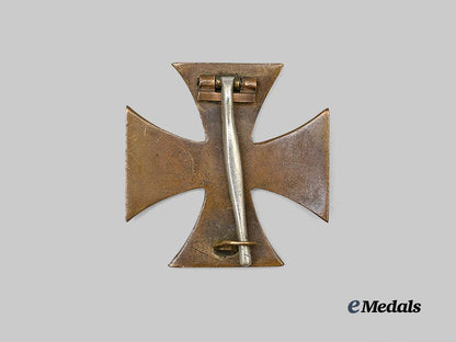 braunschweig,_duchy._a_war_merit_cross_i_class,_privately-_purchased_example_e_medals__g63692_3