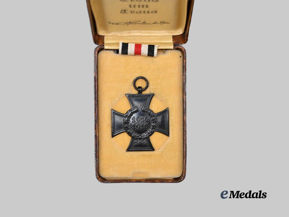 germany,_third_reich._a_mint_honour_cross_of_the_world_war1914/1918_for_war_bereaved,_with_case,_by_c._e._juncker_e_medals__g63693_3