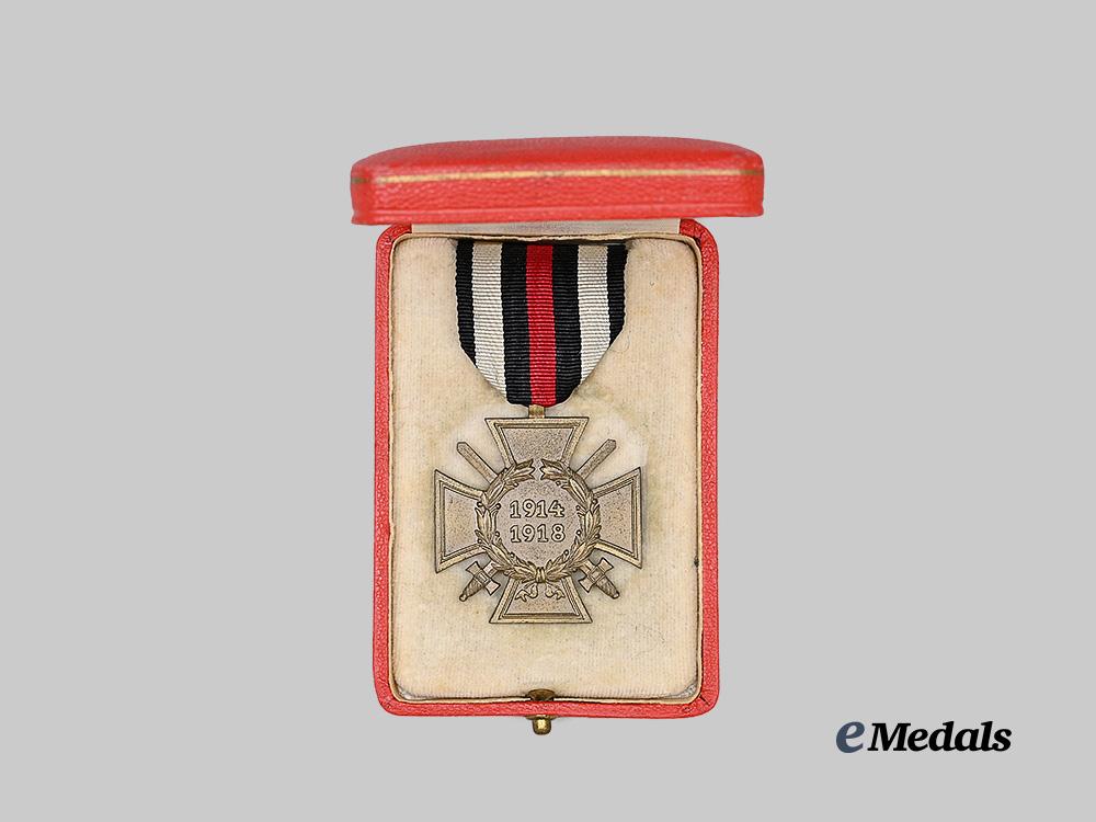 germany,_third_reich._an_honour_cross_of_the_world_war1914/1918_for_combatants,_with_case,_by_otto_schickle_e_medals__g63698_3