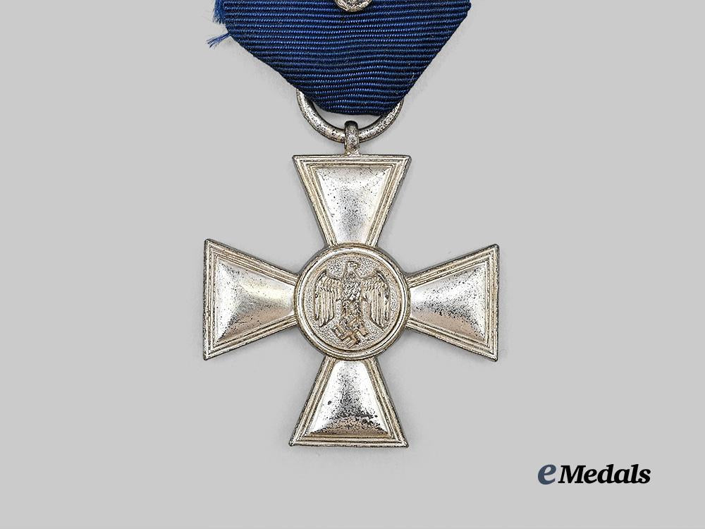 germany,_wehrmacht._a_long_service_award,_i_i_class_for18_years_e_medals__g63699_3