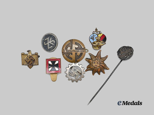 germany,_third_reich._a_mixed_lot_of_membership_badges_e_medals__g63708_2