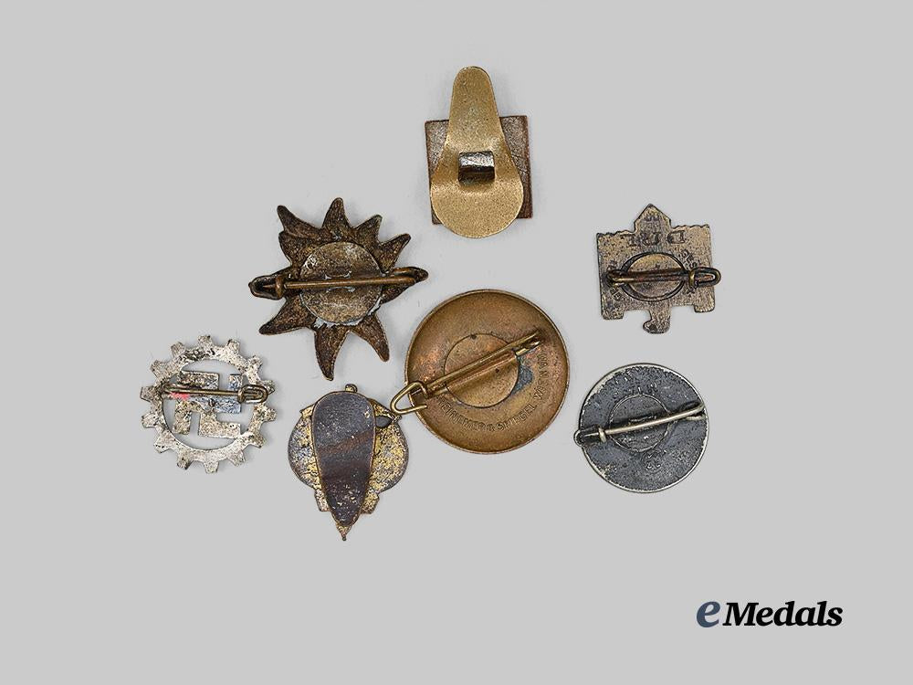 germany,_third_reich._a_mixed_lot_of_membership_badges_e_medals__g63708_5