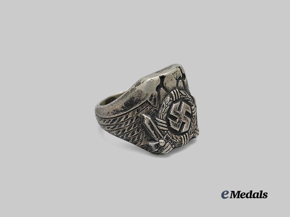germany,_h_j._an_honour_ring_for_leaders,_by_benno_von_arent_e_medals__g63709_3