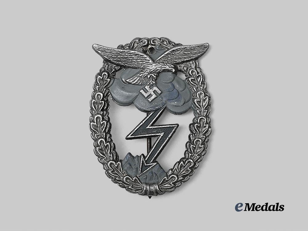germany,_luftwaffe._a_ground_assault_badge,_early-_war_example,_by_arno_wallpach_e_medals__g63746_2