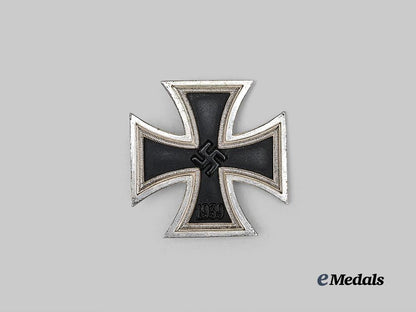 germany,_wehrmacht._a1939_iron_cross_i_class,_crunch_bead_variant,_with_case_e_medals__g63756_5