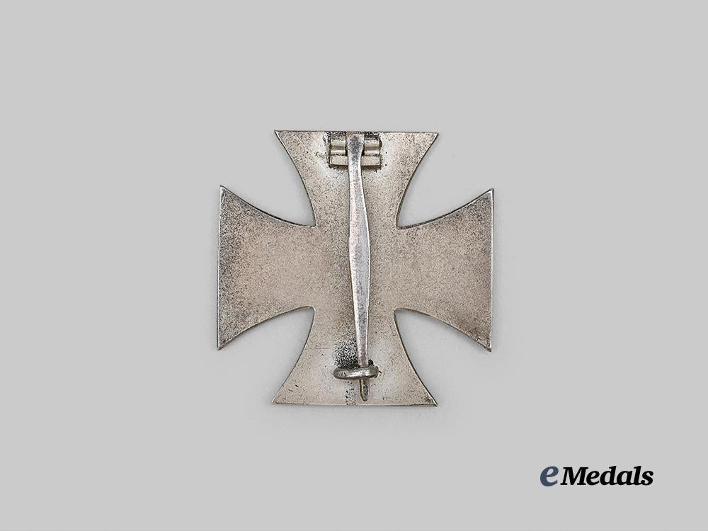 germany,_wehrmacht._a1939_iron_cross_i_class,_crunch_bead_variant,_with_case_e_medals__g63756_6