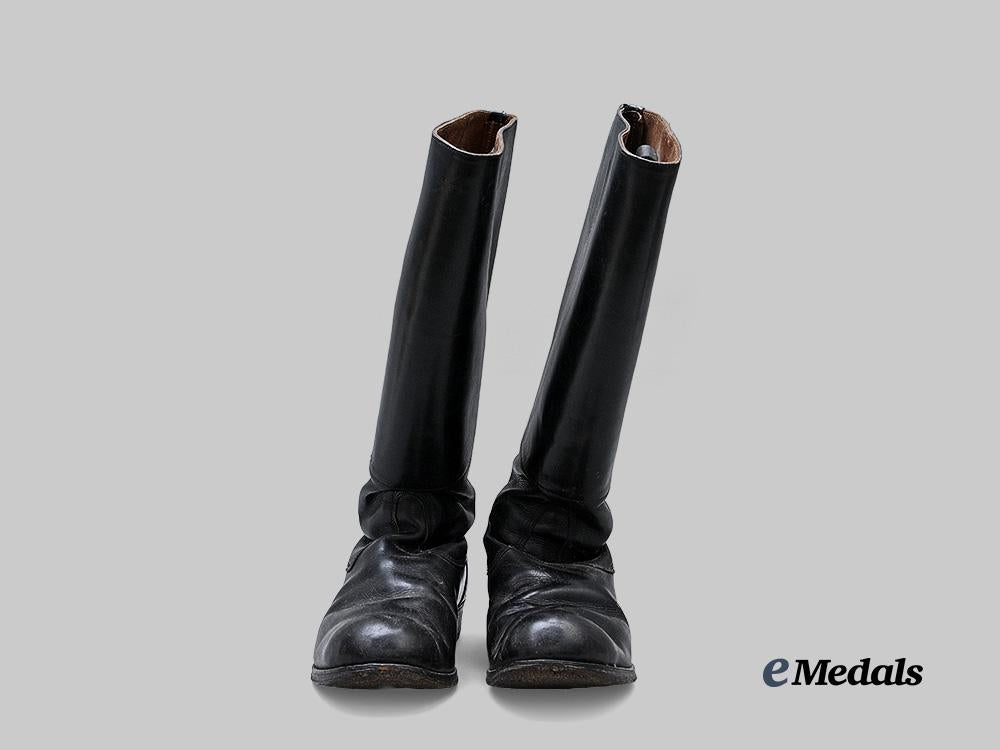 germany,_wehrmacht._a_pair_of_service_boots_for_officer_ranks_e_medals__g63762_3