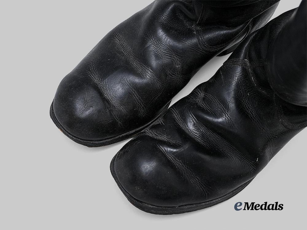 germany,_wehrmacht._a_pair_of_service_boots_for_officer_ranks_e_medals__g63762_7