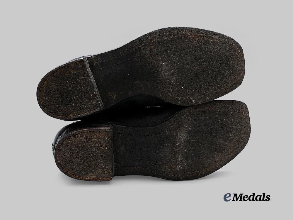 germany,_wehrmacht._a_pair_of_service_boots_for_officer_ranks_e_medals__g63762_9