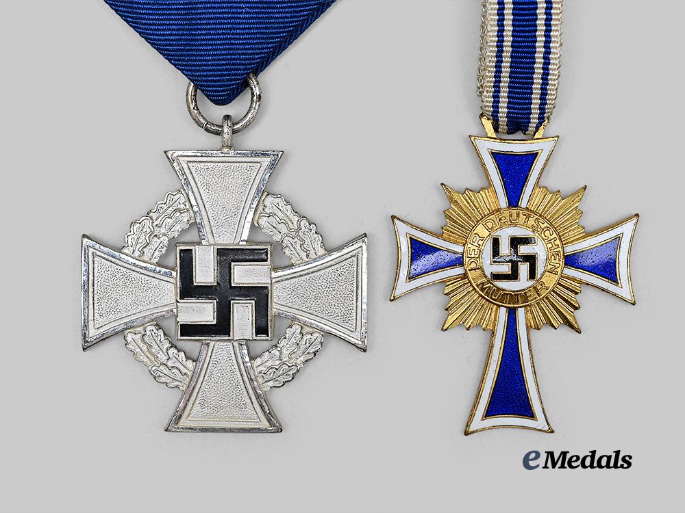 germany,_third_reich._a_pair_of_cased_civil_awards_e_medals__g63766_6