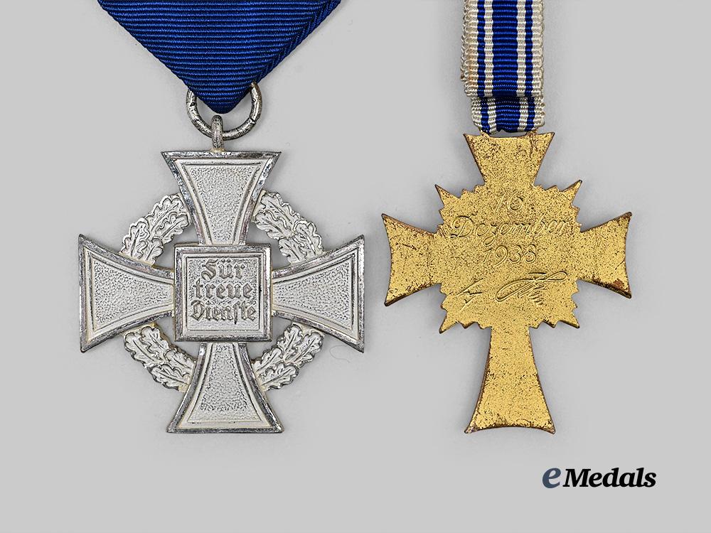 germany,_third_reich._a_pair_of_cased_civil_awards_e_medals__g63766_8