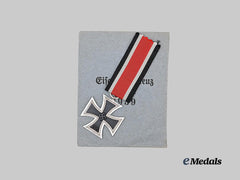 Germany, Wehrmacht. A Mint 1939 Iron Cross II Class, with Issue Package, by C.E. Juncker
