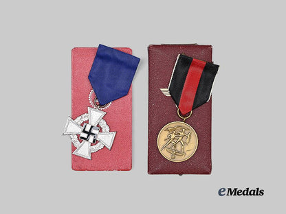 germany,_third_reich._a_paired_of_cased_awards_for_civil_and_occupation_service_e_medals__g63769_4