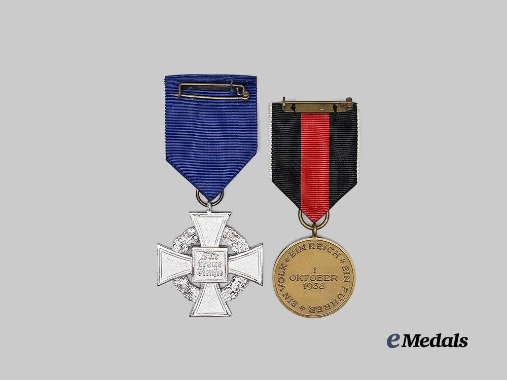 germany,_third_reich._a_paired_of_cased_awards_for_civil_and_occupation_service_e_medals__g63769_7