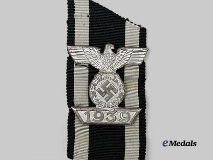 germany,_wehrmacht._a1939_clasp_to_the_iron_cross_i_i_class,_by_b._h._mayer_e_medals__g63770_3