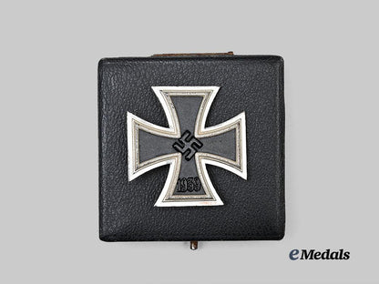 germany,_wehrmacht._a_mint1939_iron_cross_i_class,_by_wilhelm_deumer,_with_meybauer_case_and_carton_e_medals__g63772_7