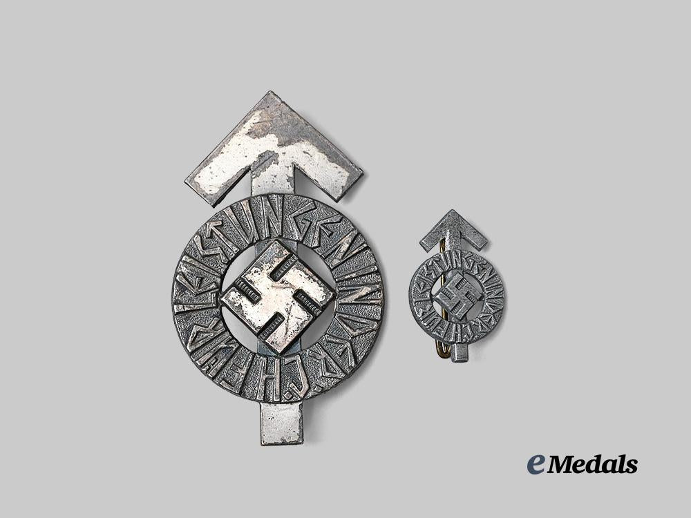 germany,_h_j._a_proficiency_badge,_silver_grade_with_miniature,_maker-_marked_example_e_medals__g63791_7