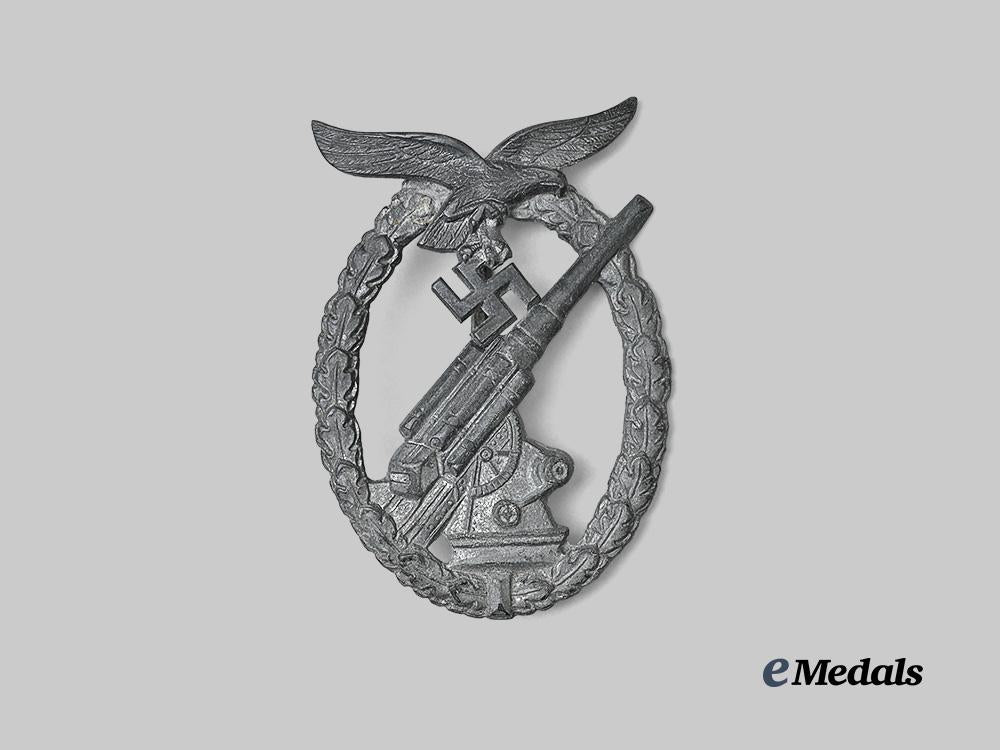 germany,_luftwaffe._a_flak_badge,_wide_pin_variant,_by_e._ferdinand_wiedmann_e_medals__g63793_2
