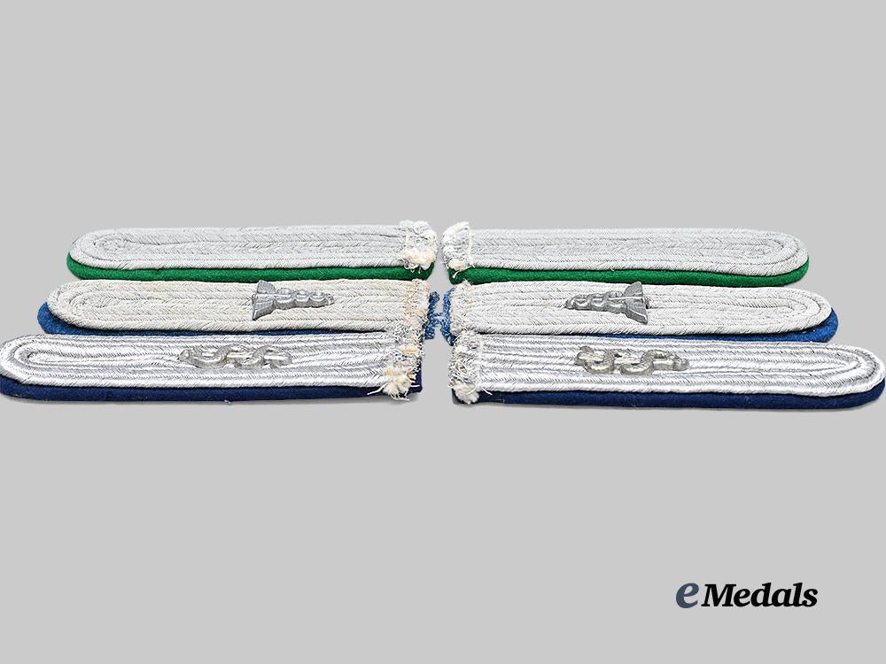 germany,_wehrmacht._a_lot_of_shoulder_boards,_leutnant_ranks,_heer_and_luftwaffe_issue_e_medals__g63797_4