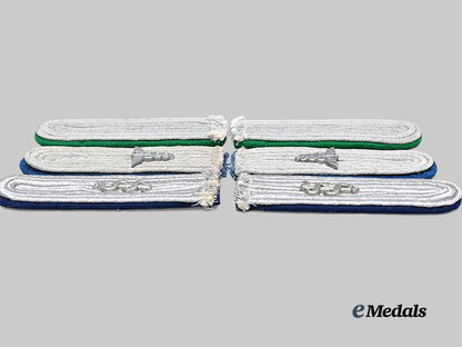 germany,_wehrmacht._a_lot_of_shoulder_boards,_leutnant_ranks,_heer_and_luftwaffe_issue_e_medals__g63797_4