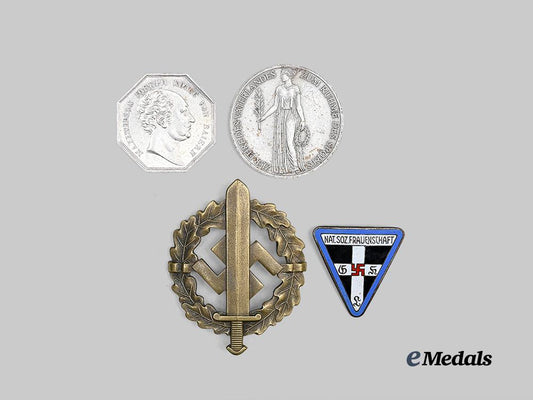 germany,_third_reich._a_lot_of_badges_and_decorations_e_medals__g63799_2