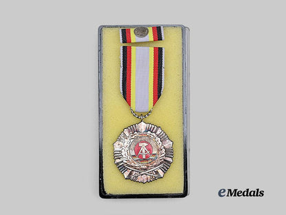 germany,_d_d_r._a_rare_military_merit_order,_i_i_class_in_silver,_with_ribbon_bar_and_case_e_medals__g63819_4