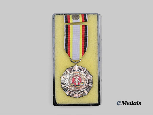 germany,_d_d_r._a_rare_military_merit_order,_i_i_class_in_silver,_with_ribbon_bar_and_case_e_medals__g63819_4
