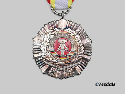 germany,_d_d_r._a_rare_military_merit_order,_i_i_class_in_silver,_with_ribbon_bar_and_case_e_medals__g63819_6