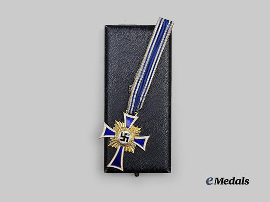 germany,_third_reich._an_honour_cross_of_the_german_mother,_gold_grade_with_case,_by_wilhelm_deumer_e_medals__g63822_5