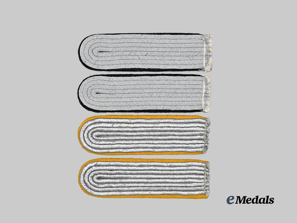 germany,_wehrmacht._a_lot_of_shoulder_boards_for_leutnant_ranks,_heer_and_luftwaffe_issue_e_medals__g63829_2