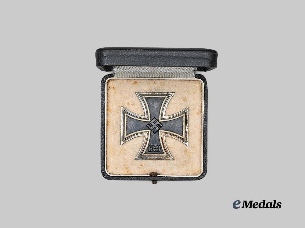 germany,_wehrmacht._a1939_iron_cross_i_class,_with_case,_by_c._e._juncker_e_medals__g63831_3