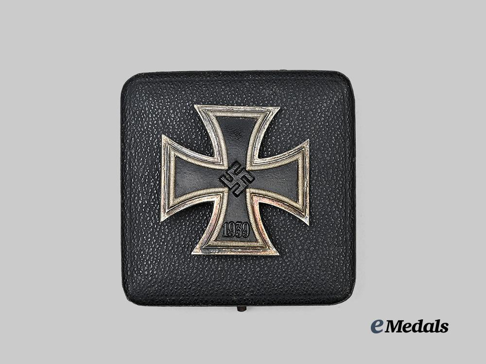 germany,_wehrmacht._a1939_iron_cross_i_class,_with_case,_by_c._e._juncker_e_medals__g63831_5