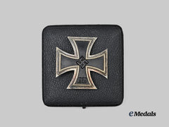 Germany, Wehrmacht. A 1939 Iron Cross I Class, with Case, by C.E. Juncker