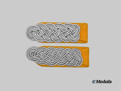 Germany, Luftwaffe. A Set of Flight Personnel/Fallschirmjäger Major Shoulder Boards