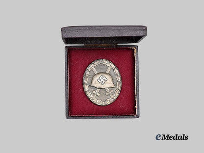 germany,_wehrmacht._a_silver_grade_wound_badge,_by_the_vienna_mint,_with_deumer-_marked_case_e_medals__g63849_3