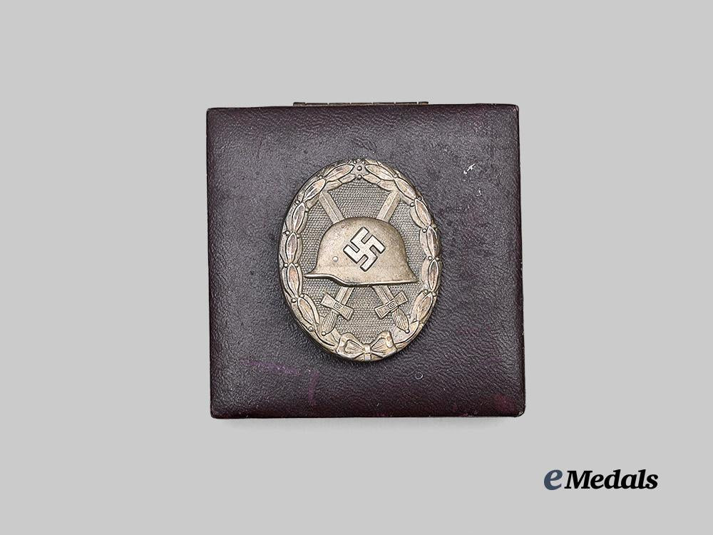 germany,_wehrmacht._a_silver_grade_wound_badge,_by_the_vienna_mint,_with_deumer-_marked_case_e_medals__g63849_5