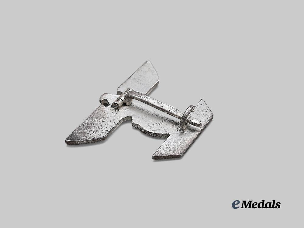 germany,_wehrmacht._a_mint1939_clasp_to_the_iron_cross_i_class,_complete_cased_type_a_set,_by_b._h._mayer_e_medals__g63852_9