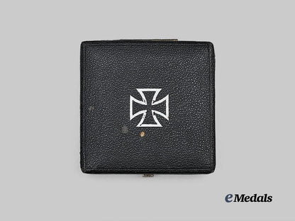 germany,_wehrmacht._a1939_iron_cross_i_class,_with_case,_by_b._h._mayer_e_medals__g63855_2
