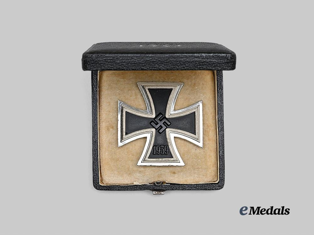germany,_wehrmacht._a1939_iron_cross_i_class,_with_case,_by_b._h._mayer_e_medals__g63855_3