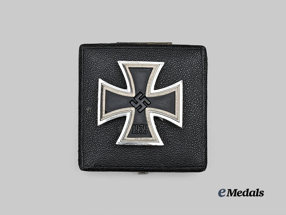 germany,_wehrmacht._a1939_iron_cross_i_class,_with_case,_by_b._h._mayer_e_medals__g63855_4