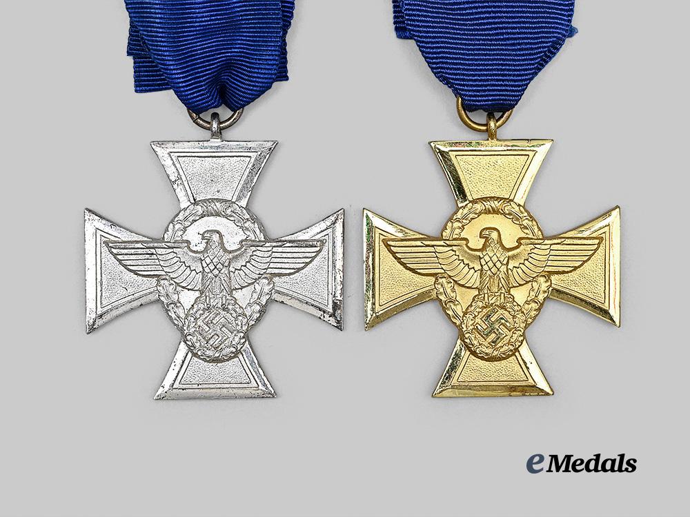germany,_ordnugnspolizei._a_pair_of_police_long_service_awards,_for18_and25_years_e_medals__g63864_3