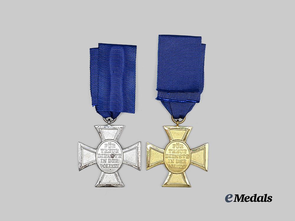 germany,_ordnugnspolizei._a_pair_of_police_long_service_awards,_for18_and25_years_e_medals__g63864_4