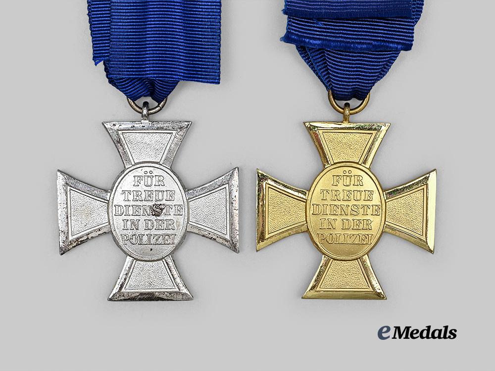 germany,_ordnugnspolizei._a_pair_of_police_long_service_awards,_for18_and25_years_e_medals__g63864_5