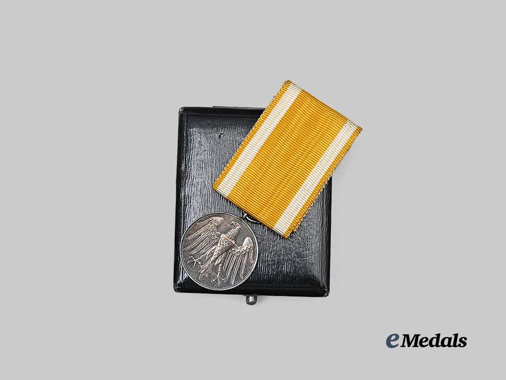 germany,_third_reich._a_life_saving_medal,_in_silver,_with_case_e_medals__g63869_4