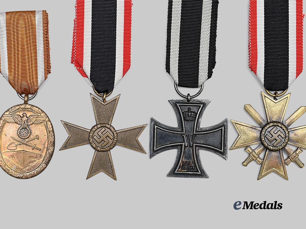 germany,_third_reich._a_mixed_lot_of_awards_e_medals__g63870_3
