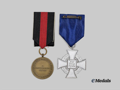 germany,_third_reich._a_pair_of_cased_and_mint_awards_for_civil_and_occupation_service_e_medals__g63876_7