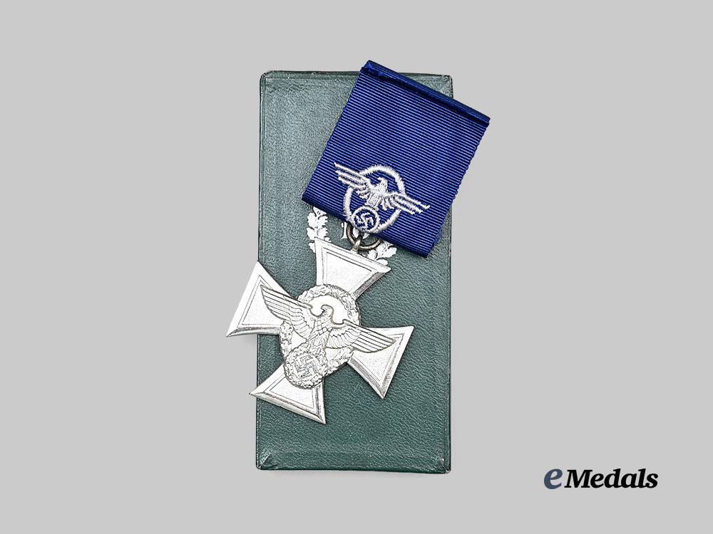 germany,_ordnungspolizei._a_mint_police_long_service_award,_i_i_class_for18_years,_with_case_e_medals__g63878_4