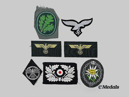 germany,_wehrmacht._a_lot_of_mint_uniform_insignia_e_medals__g63879_2
