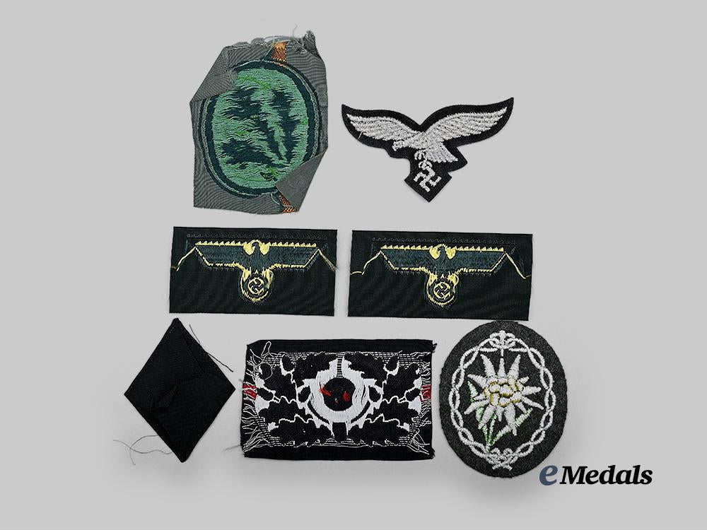 germany,_wehrmacht._a_lot_of_mint_uniform_insignia_e_medals__g63879_3