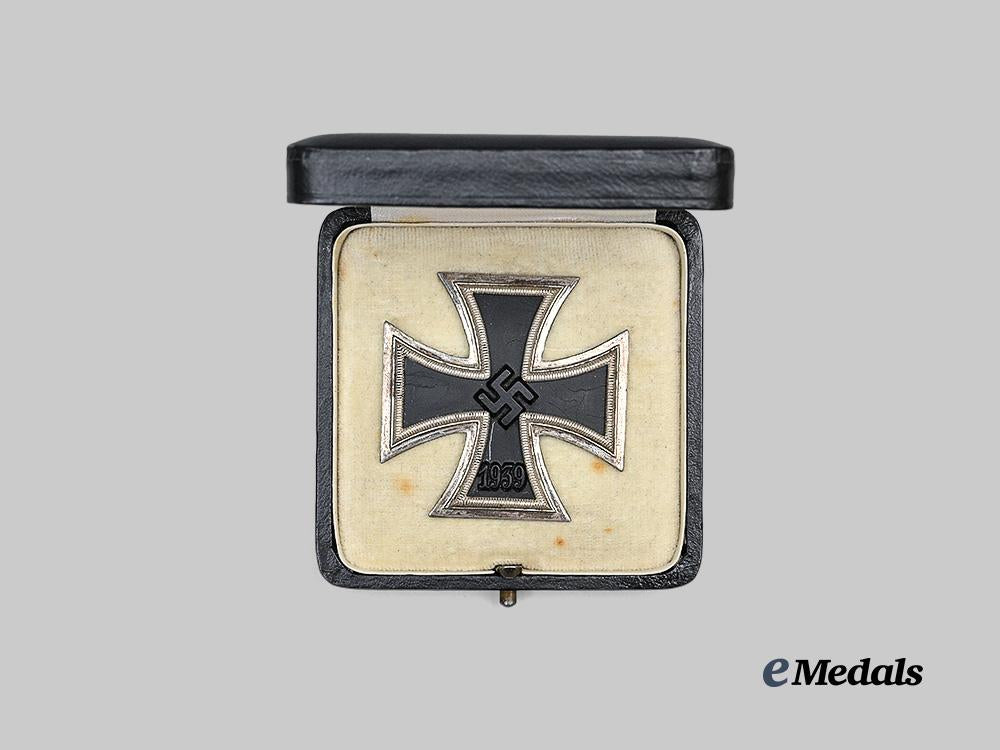 germany,_wehrmacht._a1939_iron_cross_i_class,_with_case,_by_paul_meybauer_e_medals__g63883_3